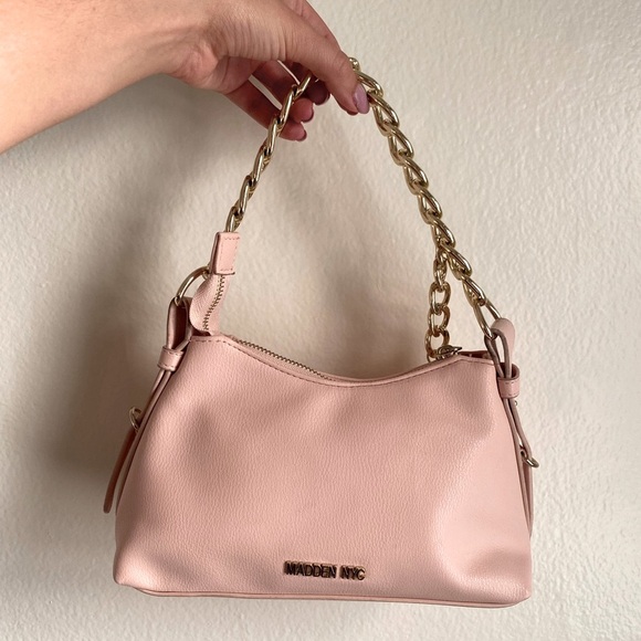 Steve Madden Handbags - FINAL PRICE 🩷Pink Steve Madden NYC baby pink shoulder bag! 👜